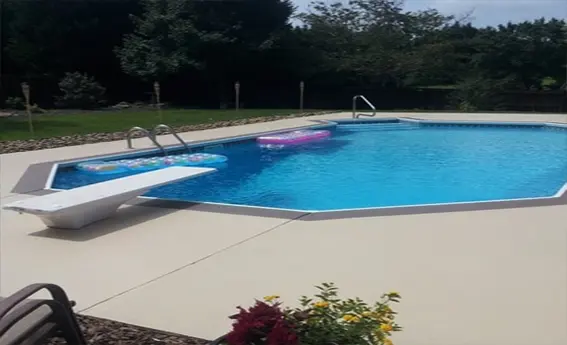 Clean pool deck surface